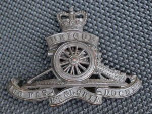 26) Good Original Post WW2 RA Officers Bronze Cap Badge …