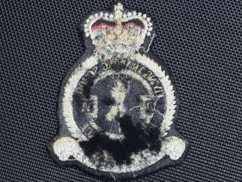 94) Post WW2 RAF No5 Flying Training School Flying Suit Badge — image 3