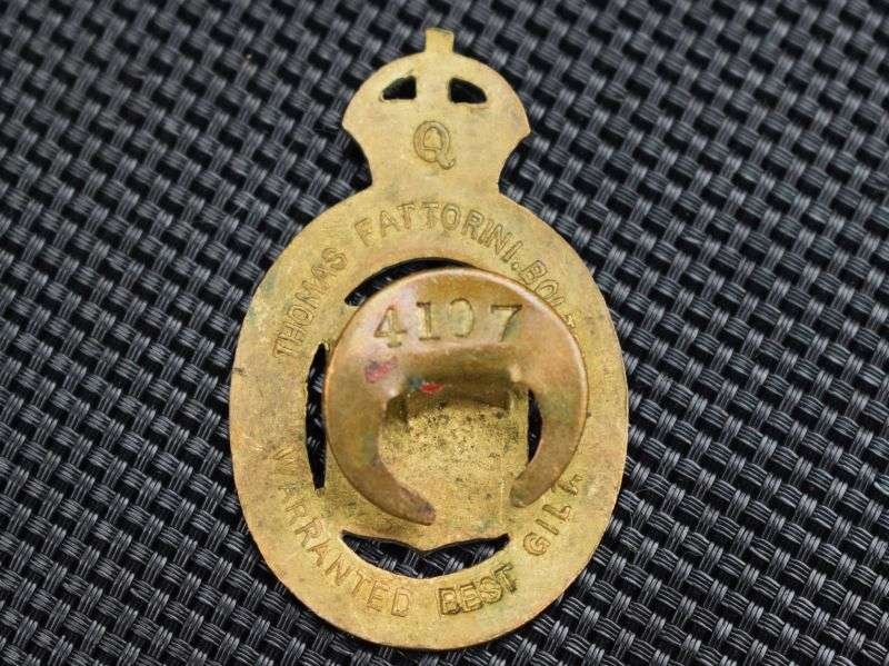 50) Excellent Original WW1 On War Service 1915 Lapel Badge — image 2