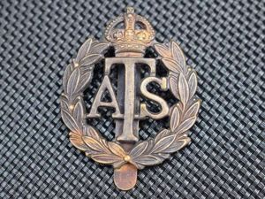 77) Good Original WW2 ATS Woman's Issue Cap Badge