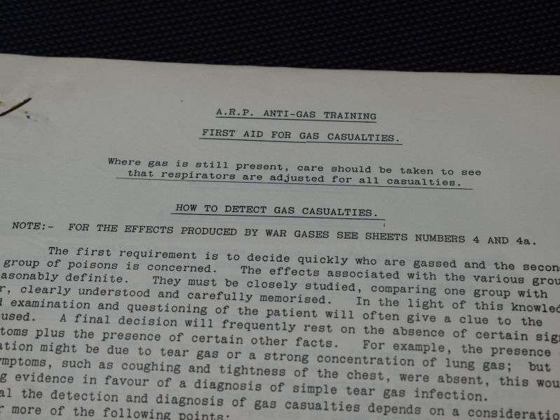 141) Early WW2 ARP Anti-Gas Training & First Aid Sheets Metropolitan-Vickers Electrical Co Ltd — image 10