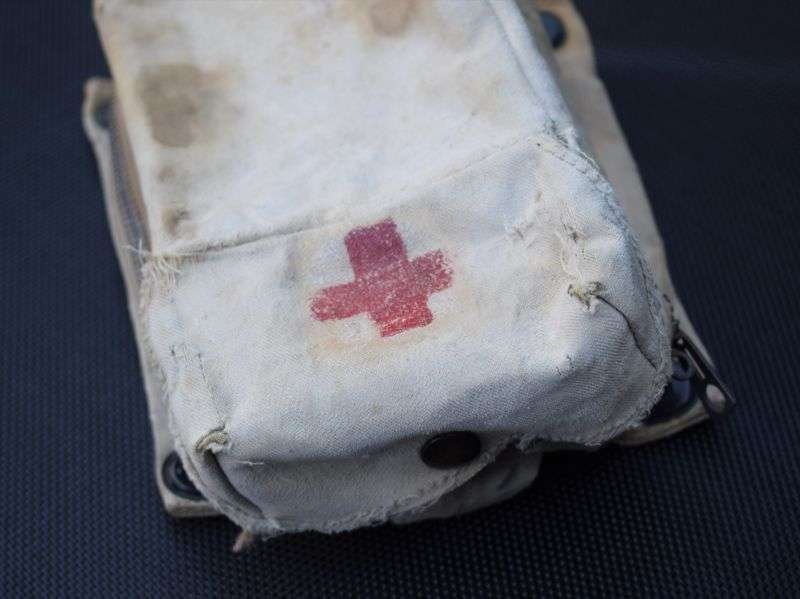 51) Tatty Original WW2 USAAF Aeronautical First Aid Kit Pouch — image 11