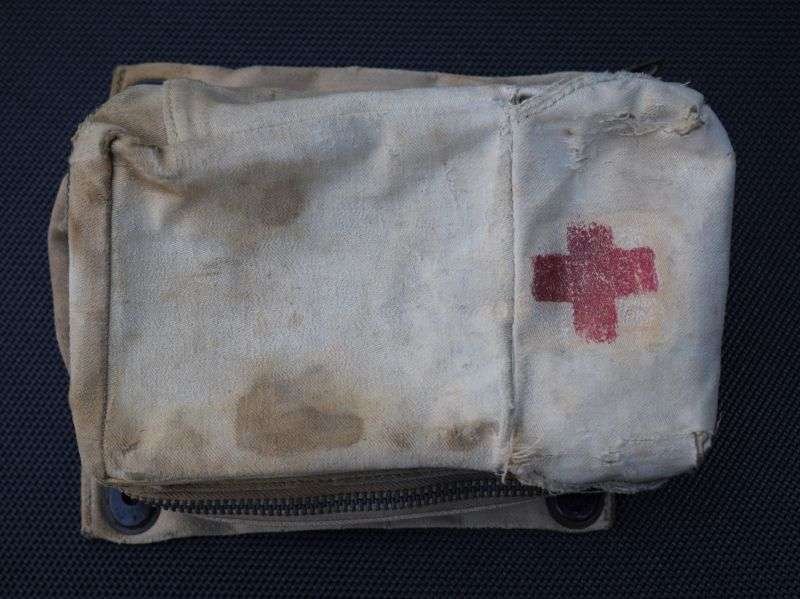 51) Tatty Original WW2 USAAF Aeronautical First Aid Kit Pouch — image 12