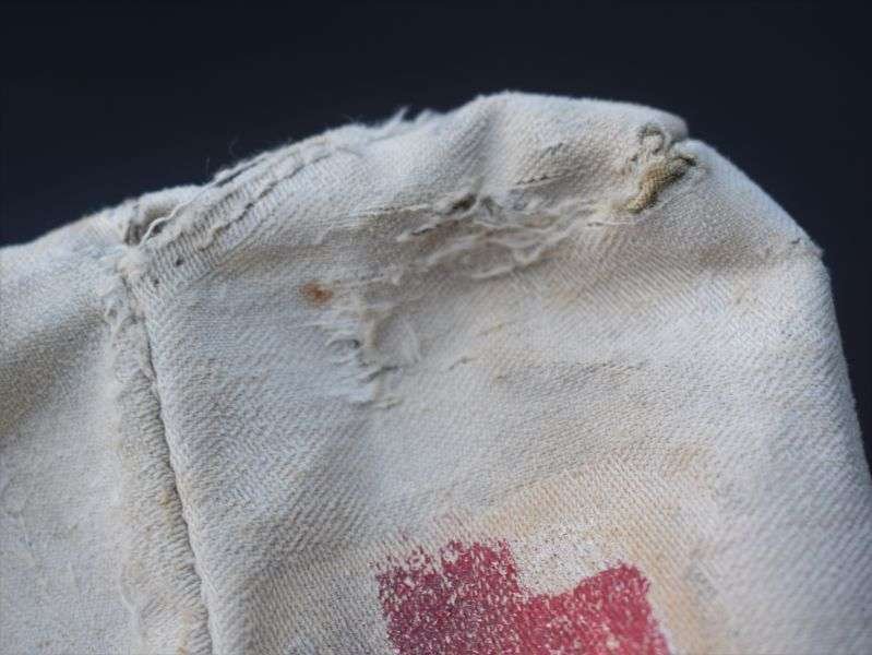 51) Tatty Original WW2 USAAF Aeronautical First Aid Kit Pouch — image 3