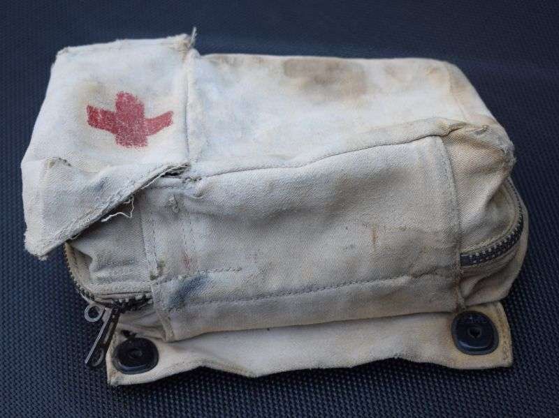 51) Tatty Original WW2 USAAF Aeronautical First Aid Kit Pouch — image 9