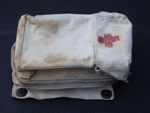 51) Tatty Original WW2 USAAF Aeronautical First Aid Kit Pouch
