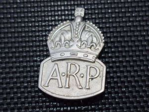 14) Original WW2 Woman's Issue White Metal ARP Pin Badge …