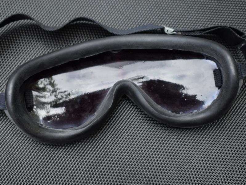 20) Boxed Original WW2 US Dark-Adaptor Goggle Kit 1084 & Polaroid Goggles 1060 — image 8