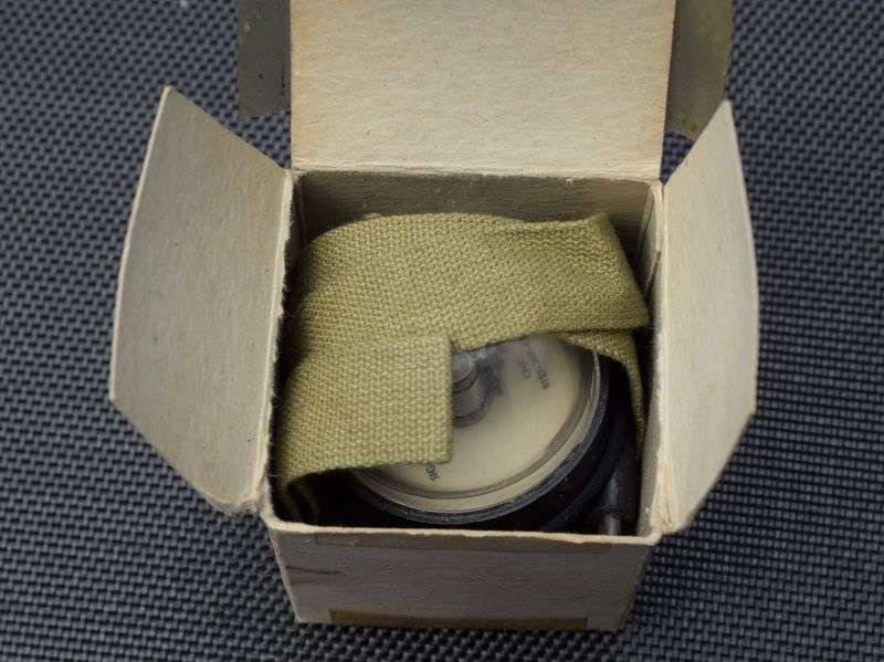 23) Boxed Unissued WW2 USAAF & RAF Issue Dinghy Signalling Lamp — image 8