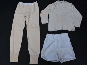 46) Complete M-1950 US Army Korean War Thermal Underwear Set