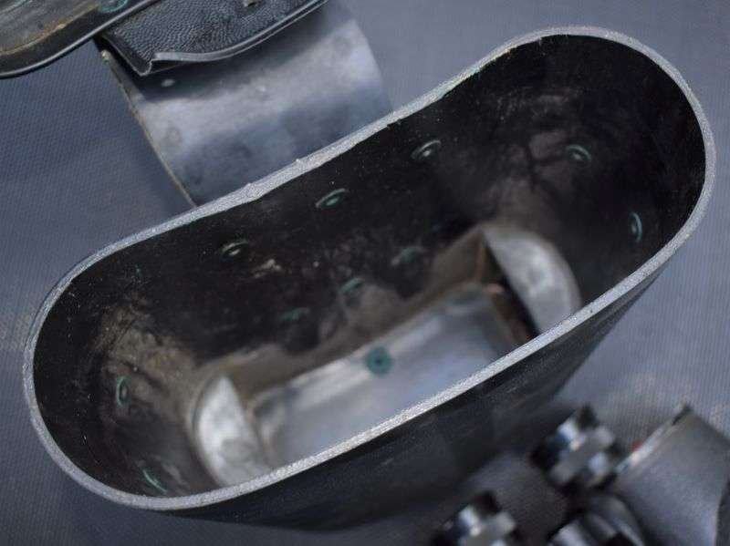 140) Excellent Original WW2 7X50 Binoculars and Case REL Canada 1945 — image 2