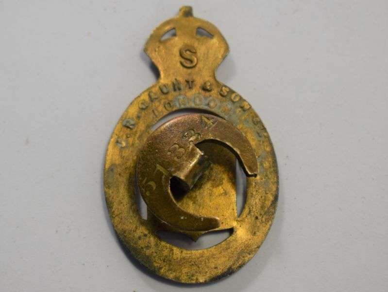 132) Excellent Original WW1 On War Service 1915 Lapel Badge — image 2