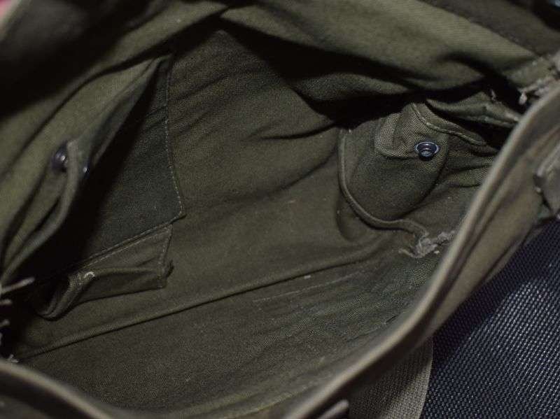 92) WW2, Korean War Vietnam? US Gas mask Bag Field Protective Mask M9A1 — image 2