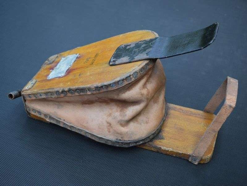 64) Excellent Original WW2 British Military Bellows Foot Pump Boat Pump Dated 1943 — image 5