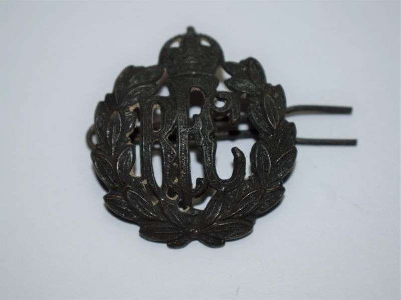 131) Excellent Original As Found WW1 Royal Flying Corps Cap Badge — image 2