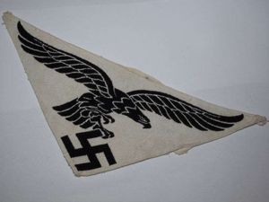 130) Excellent Original WW2 German Luftwaffe Sports Vest Eagle