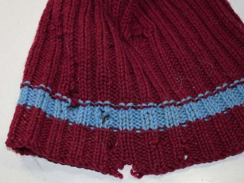 52) Tatty Worn & Damaged WW2-1950s Parachute Regiment Knitted Hat — image 2