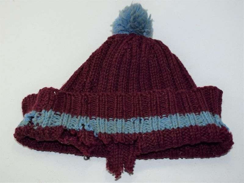 52) Tatty Worn & Damaged WW2-1950s Parachute Regiment Knitted Hat — image 4