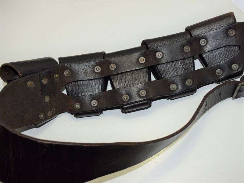 129) Excellent British Military 1903 Pattern Ammo Bandolier in Black. Rifle Corps etc Dated 1922 — image 3
