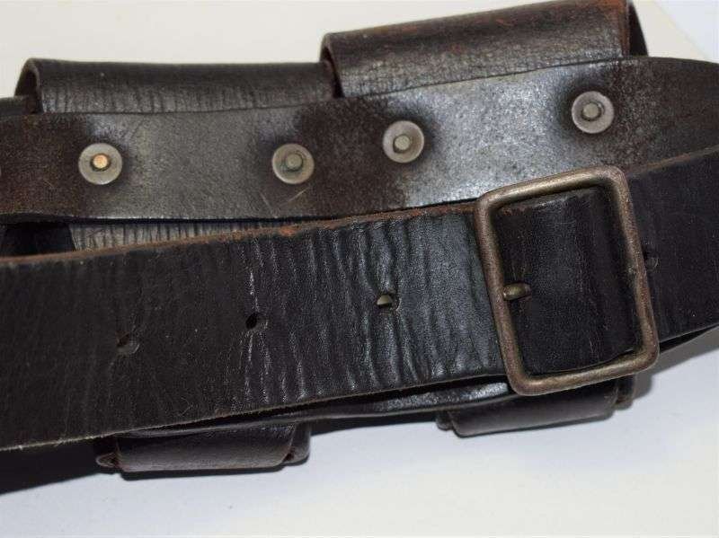 129) Excellent British Military 1903 Pattern Ammo Bandolier in Black. Rifle Corps etc Dated 1922 — image 4