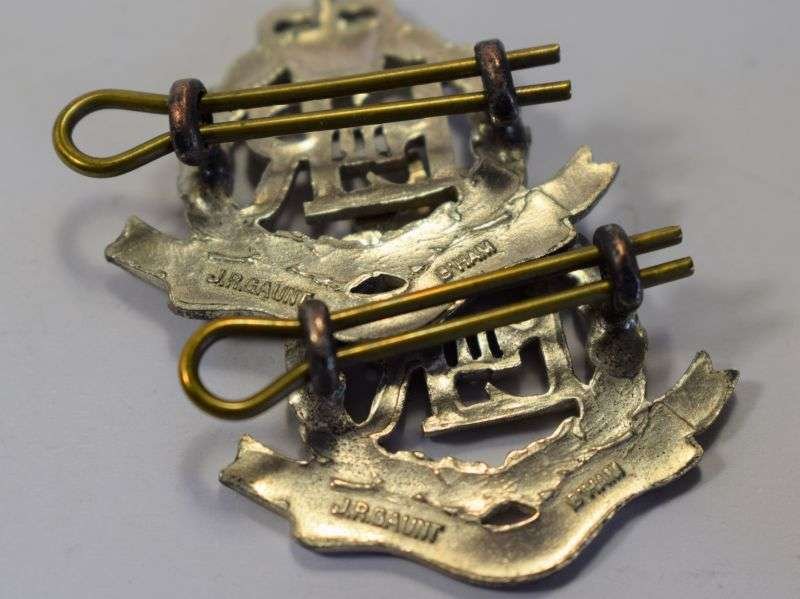 23) Excellent Post WW2 Royal Military Police Collar Badges & Buttons — image 4