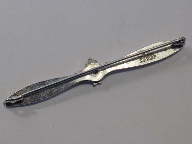 136) Excellent WW2 RAF Propeller & Wings Sweetheart Brooch — image 3