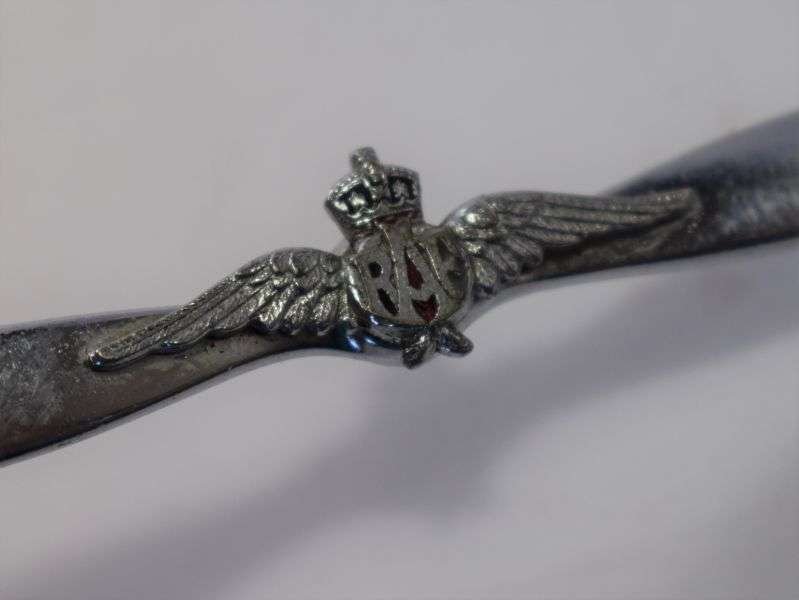 136) Excellent WW2 RAF Propeller & Wings Sweetheart Brooch — image 4