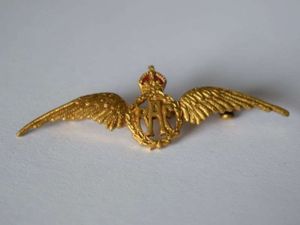 130) Excellent Early Style1930s-WW2 RAF Wings Sweetheart Brooch