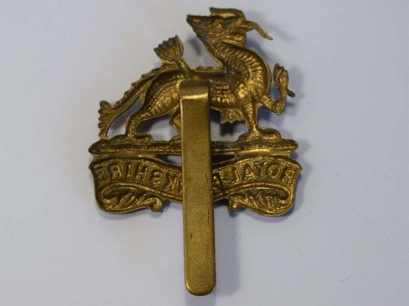 16) Good Original WW1 WW2 Cap Badge Royal Berkshire Regiment — image 2