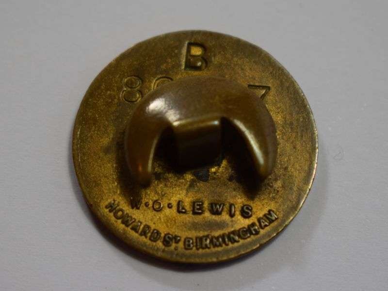 127) Excellent Original WW1 Enamelled On War Service 1914 Lapel Badge — image 2