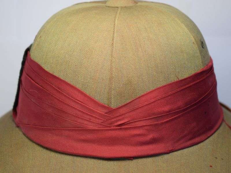 69) 1930s-WW2 British Officers? Sun Helmet with Unidentified Flash — image 11