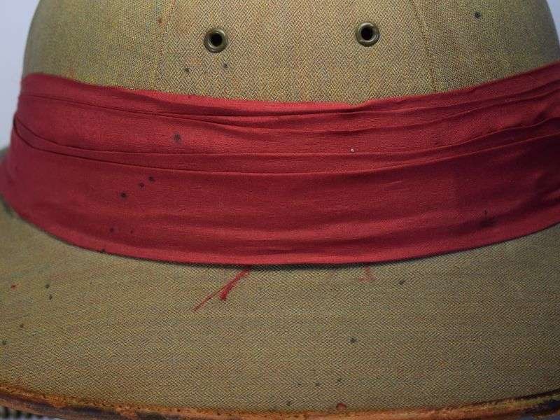 69) 1930s-WW2 British Officers? Sun Helmet with Unidentified Flash — image 13