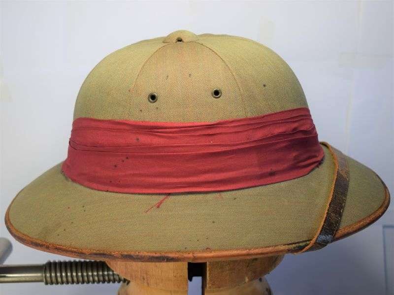 69) 1930s-WW2 British Officers? Sun Helmet with Unidentified Flash — image 14
