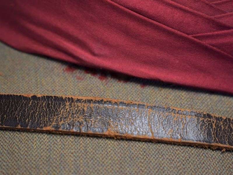 69) 1930s-WW2 British Officers? Sun Helmet with Unidentified Flash — image 15