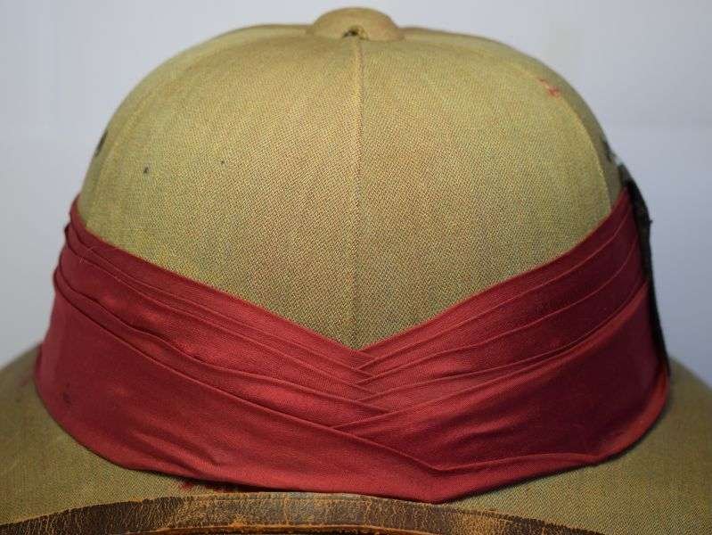 69) 1930s-WW2 British Officers? Sun Helmet with Unidentified Flash — image 17