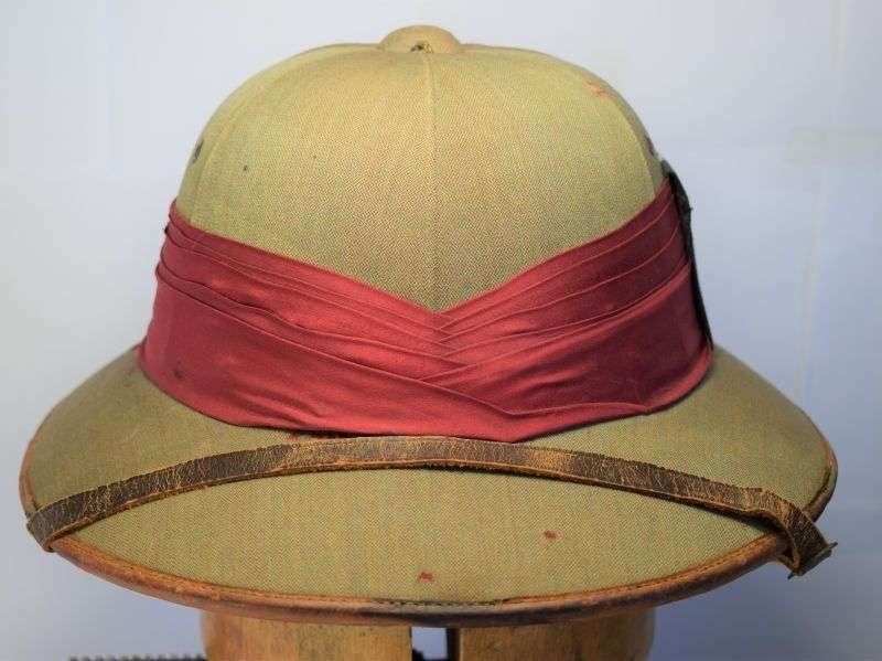 69) 1930s-WW2 British Officers? Sun Helmet with Unidentified Flash — image 18