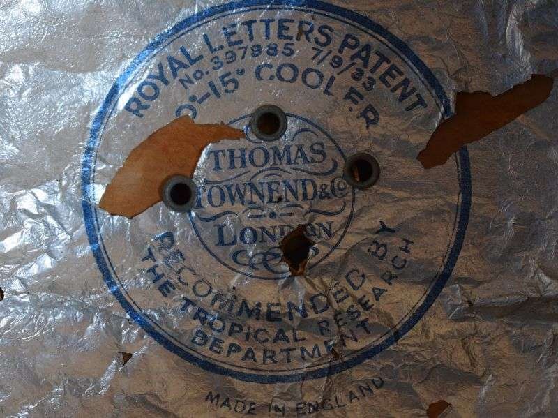 69) 1930s-WW2 British Officers? Sun Helmet with Unidentified Flash — image 4