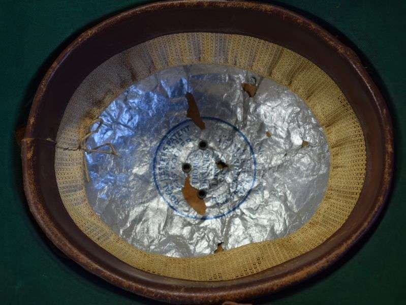 69) 1930s-WW2 British Officers? Sun Helmet with Unidentified Flash — image 8