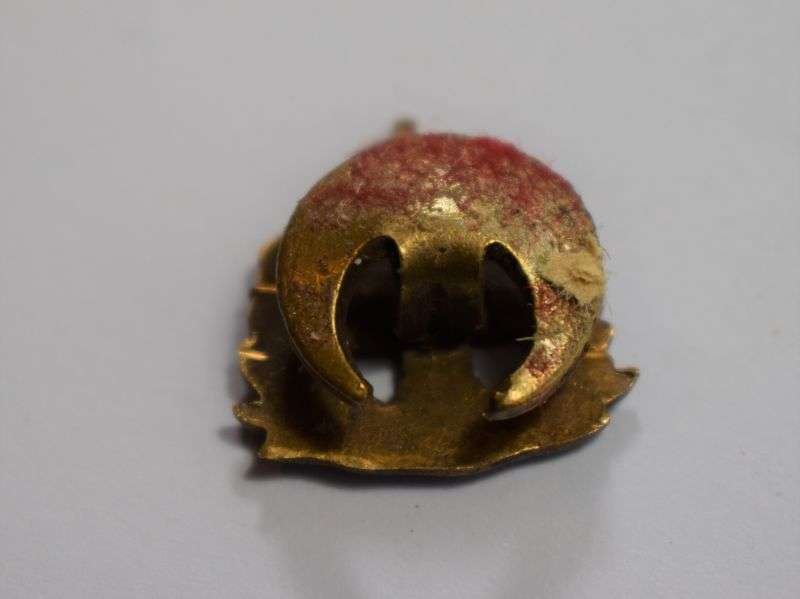133) Original WW1 WW2 Lapel Badge to the East Lancashire Regiment — image 2