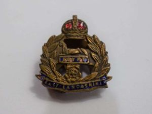 133) Original WW1 WW2 Lapel Badge to the East Lancashire …