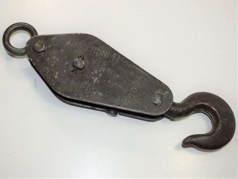 153) Excellent British Military Heavy Duty Pully Block With Swivel Hook Dated 1943 — image 11