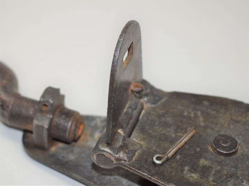 153) Excellent British Military Heavy Duty Pully Block With Swivel Hook Dated 1943 — image 3
