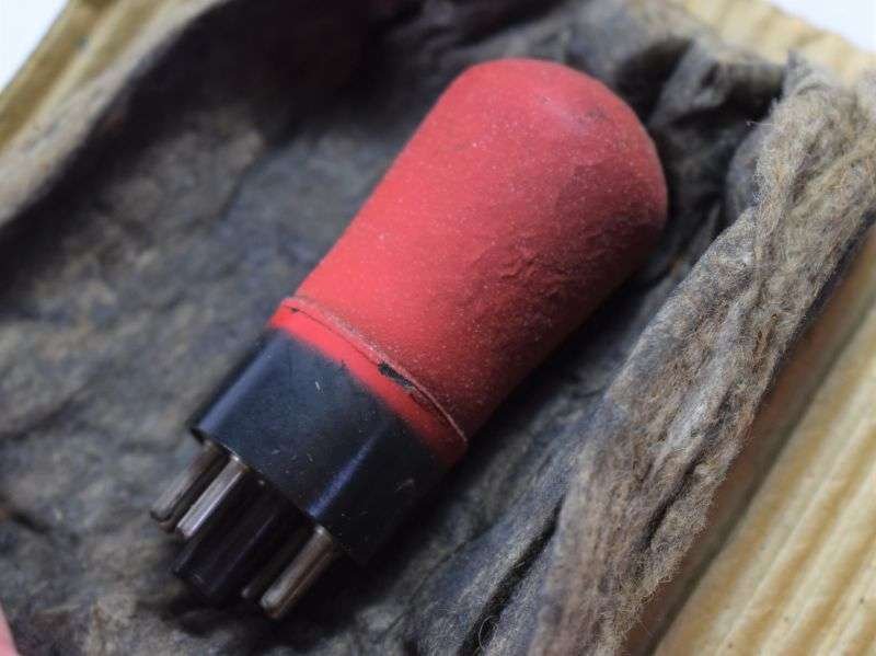 30) Original Boxed Unissued Canadian Military Valve CV 1054 — image 3