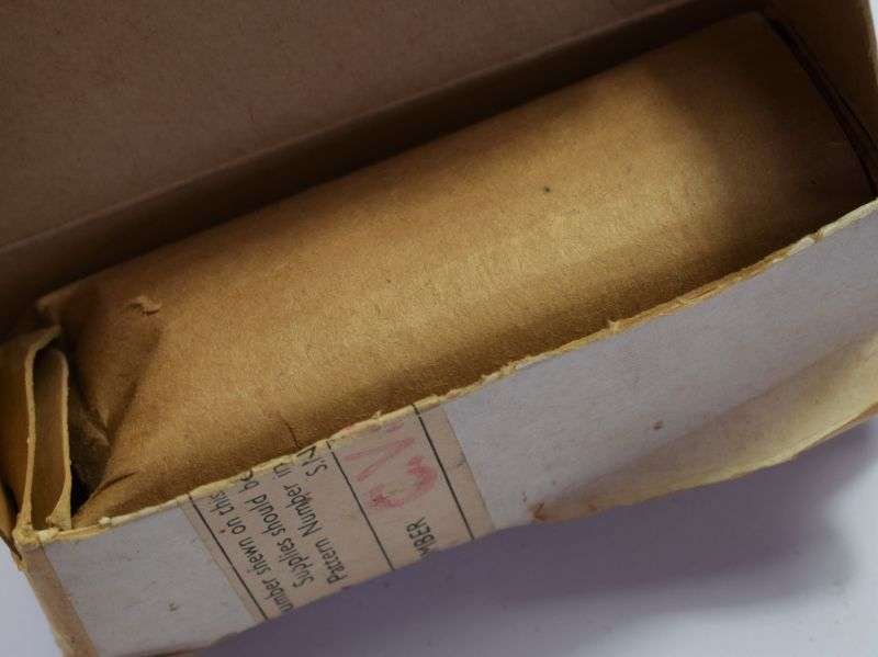 30) Original Boxed Unissued Canadian Military Valve CV 1054 — image 6