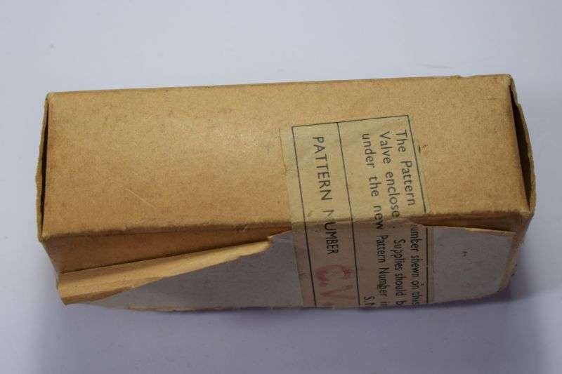 30) Original Boxed Unissued Canadian Military Valve CV 1054 — image 7