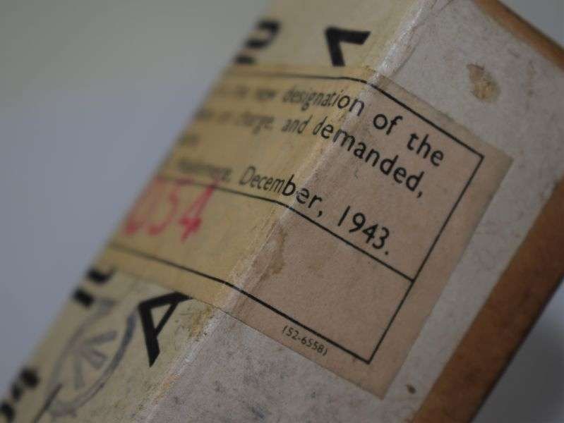 30) Original Boxed Unissued Canadian Military Valve CV 1054 — image 8