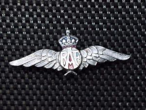 8) Excellent Original WW2 RAF Wings Sweetheart Brooch