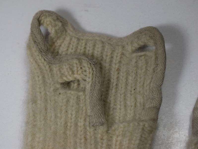 160) WW2 Era British Military Issue Fingerless Wrist Warmers — image 10