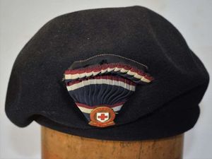 162) Vintage British Red Cross Woman's Hat with Badge