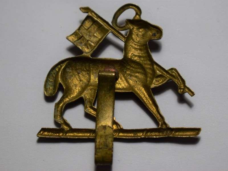 27) Good Original WW2 Cap Badge. The Queens Royal West Surrey Regiment — image 3